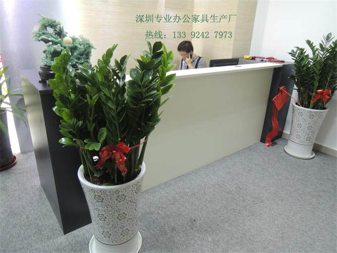 辦公前臺實(shí)拍圖