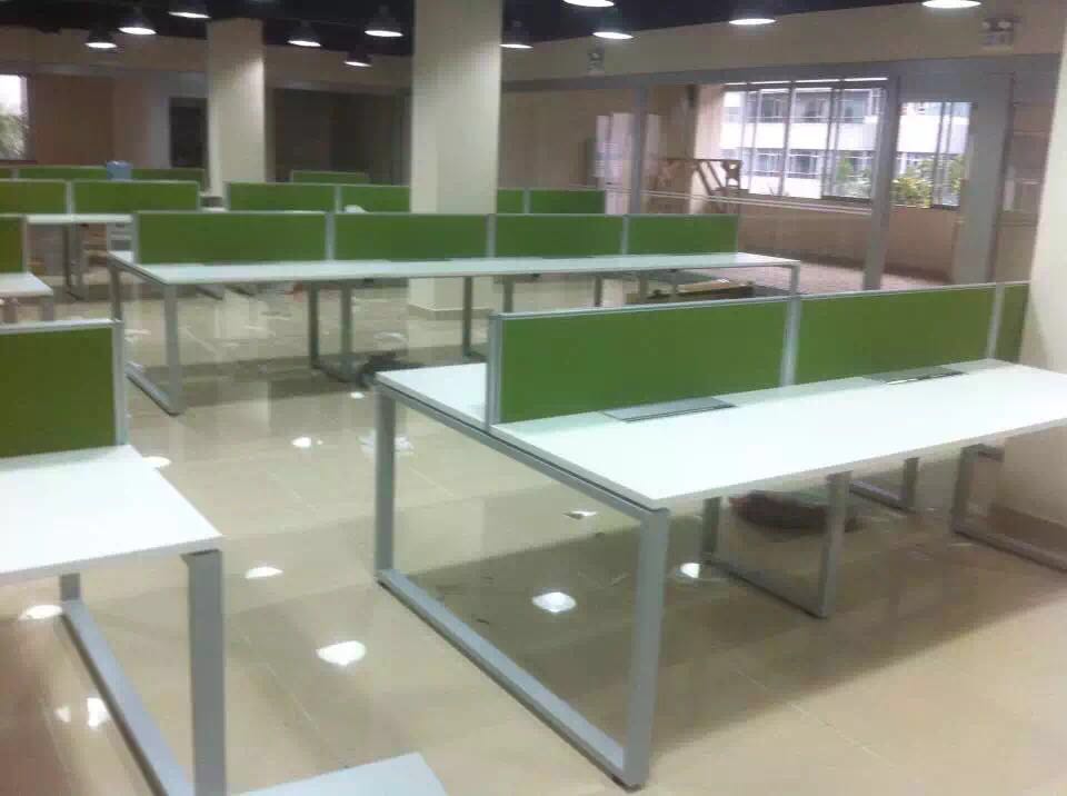 深圳辦公家具廠(chǎng)開(kāi)放式屏風(fēng)辦公桌